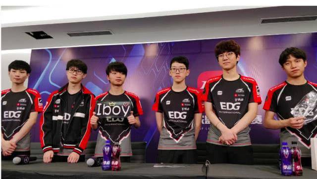 故意手球 故意手球